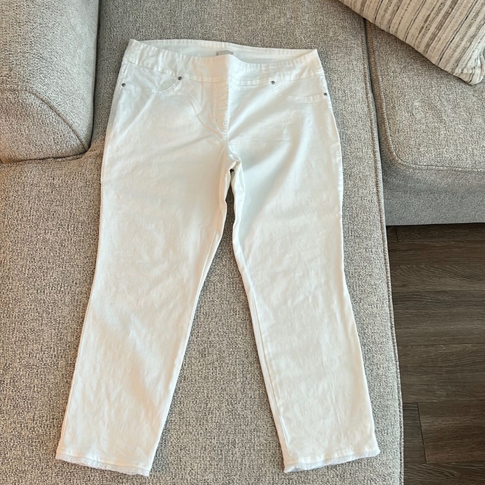Women’s white stretch cropped pants with fringe